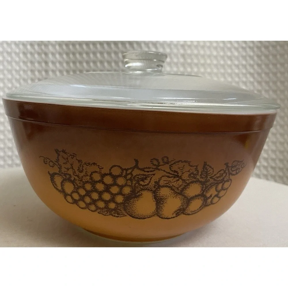 Pyrex Autumn Harvest Mixing Bowl 403 2.5 Qt Brown Ombre with Lid